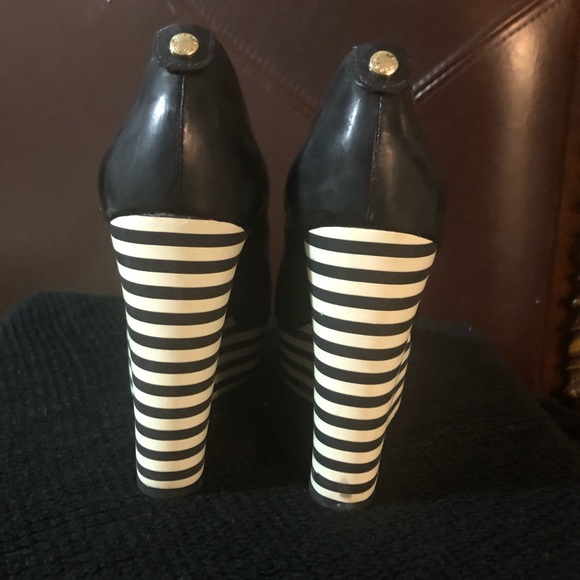 Michael Kors Shoes - Picture 3 of 5